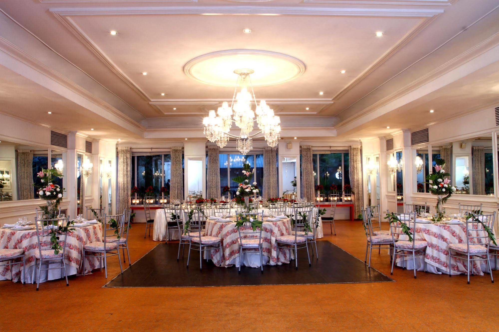 The Sulo Riviera Hotel Quezon City Exterior photo